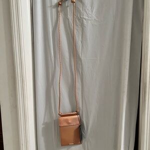Vince camuto peach leather crossbody phone holder and wallet
